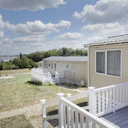 Mercury Yacht Harbour And Holiday Park Lower Swanwick Exteriér fotografie