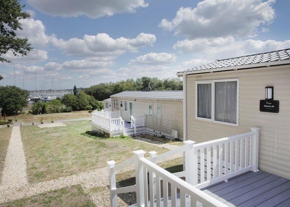 Mercury Yacht Harbour And Holiday Park Lower Swanwick Exteriér fotografie
